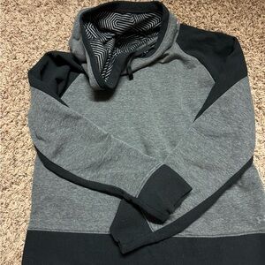 Under Armor Sweatshirt